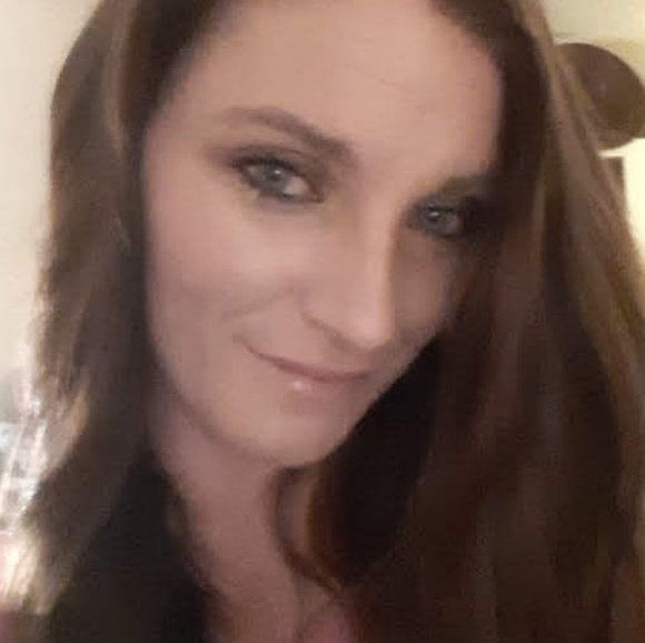 Meet your Posher, Cassandra Blair - Picture 4 of 4